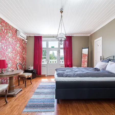 Matin Ja Maijan Majatalo 4*