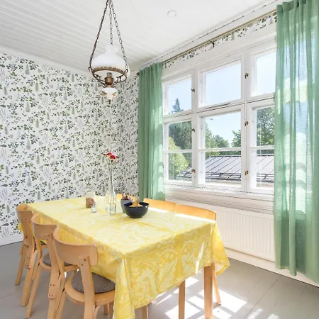 ベッド・アンド・ブレックファスト Matin Ja Maijan Majatalo ハメーンリンナ