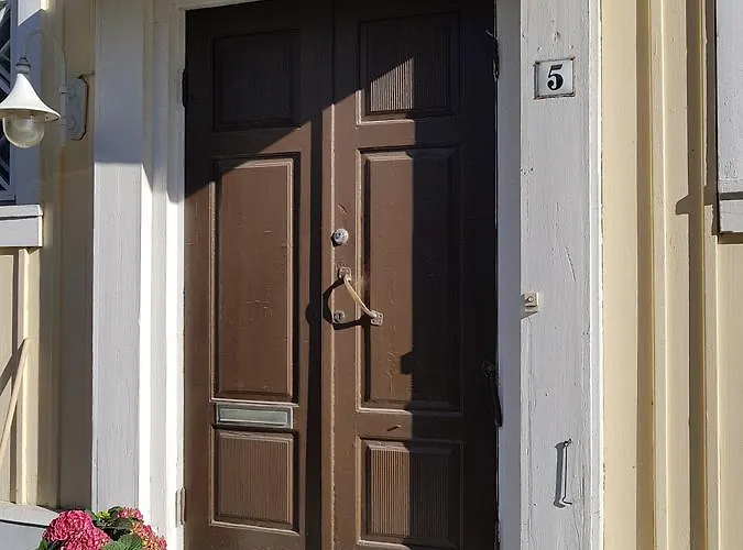 فندق مبيت وإفطار Matin Ja Maijan Majatalo Hämeenlinna